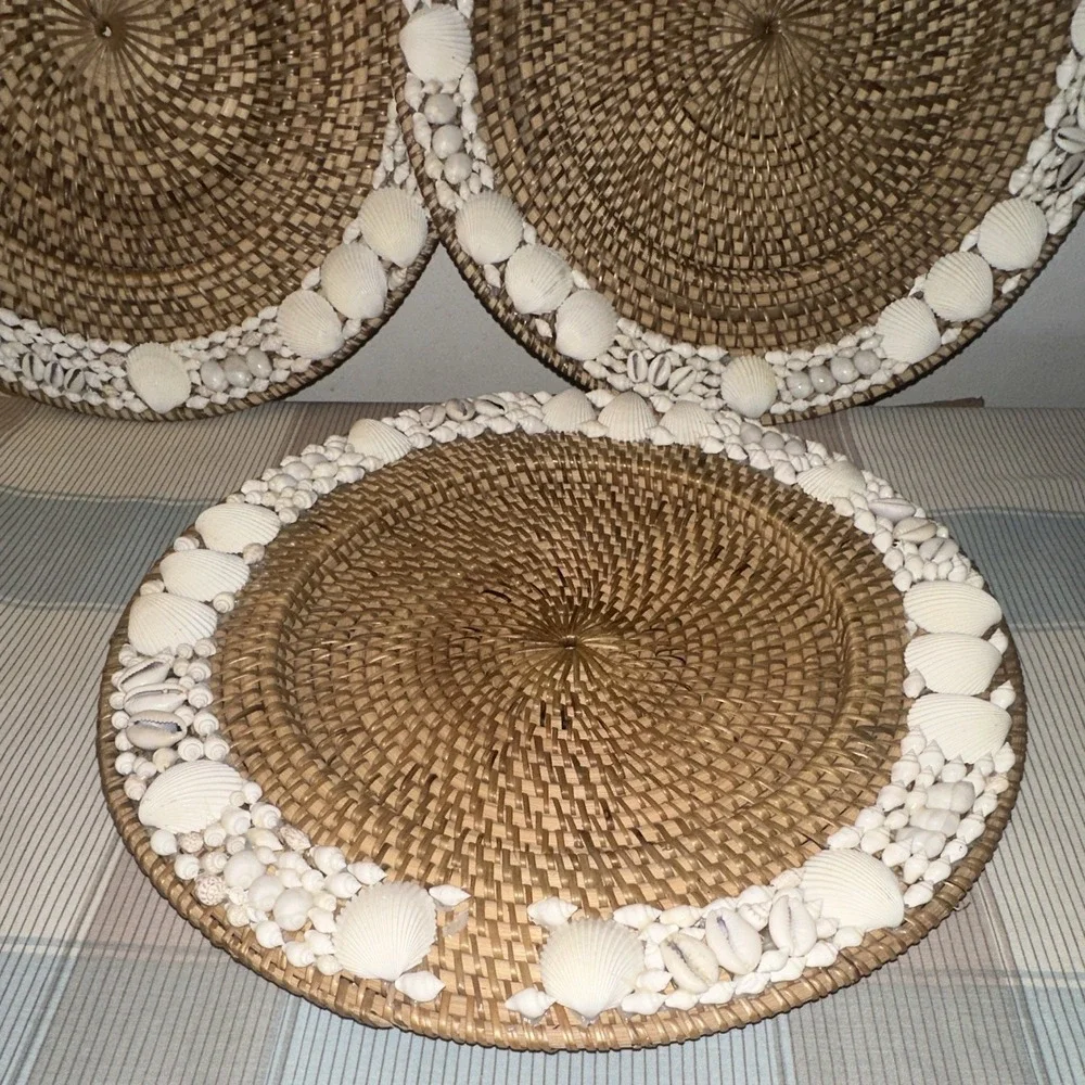 Pottery Barn Beach Seashell Rimmed Woven Rattan Charger 15